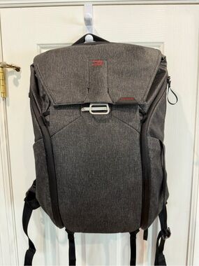 Gray Everyday Backpack - Peak Design 30L